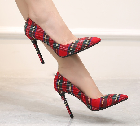 Red-checkered Plaid Pumps