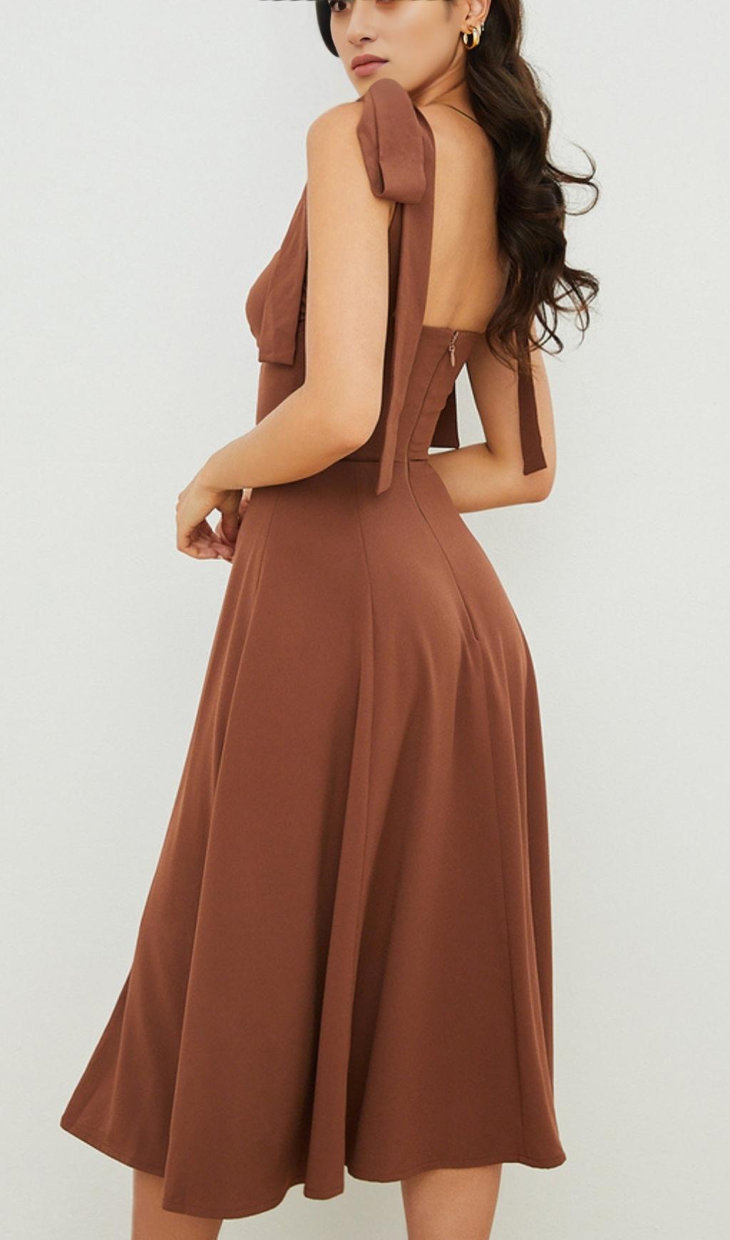 SPLIT MAXI DRESS IN BROWN