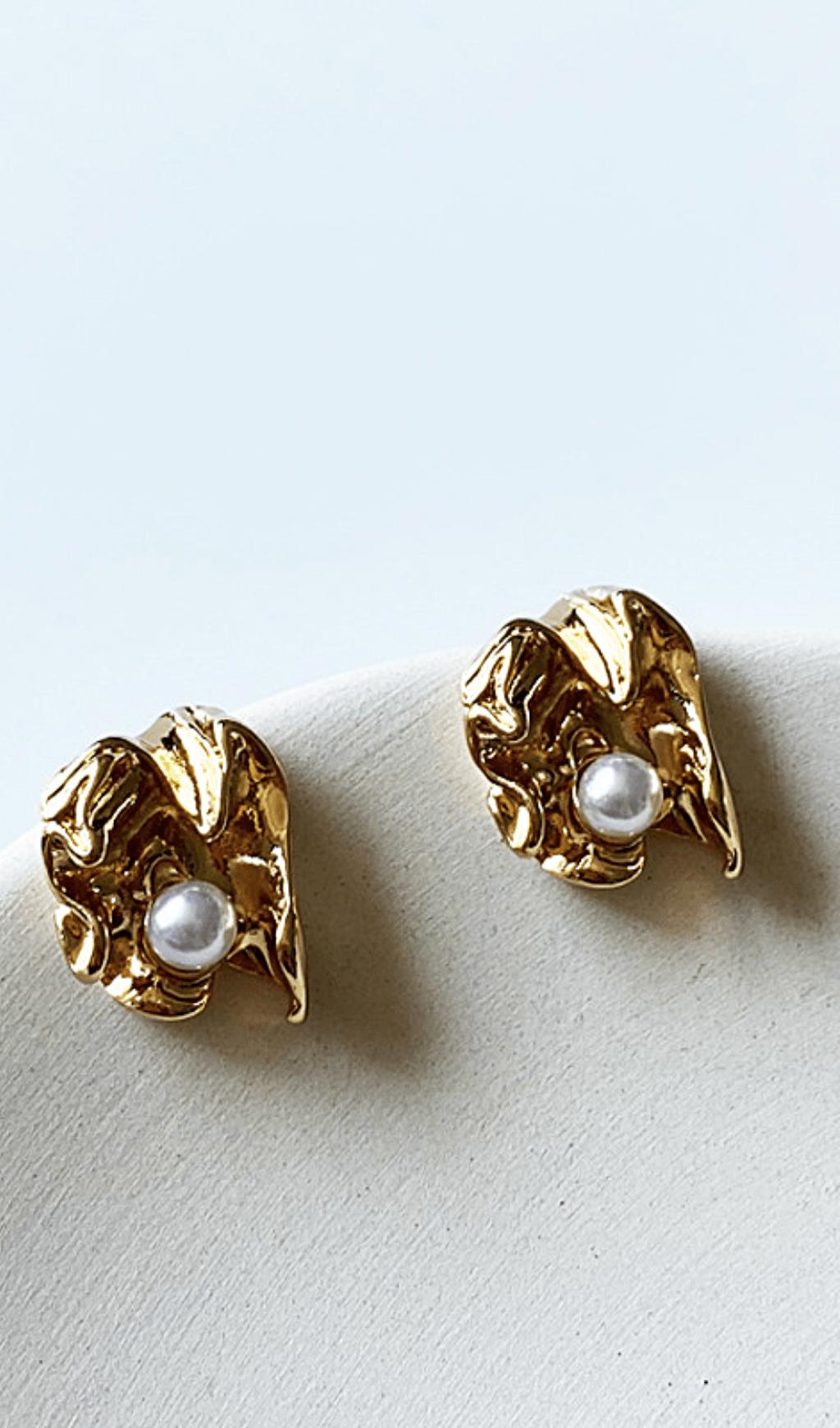 VINTAGE FLOWER EARRINGS