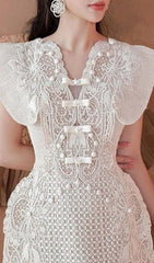 LACE WAIST-TIGHTENING MIDI DRESS IN WHITE