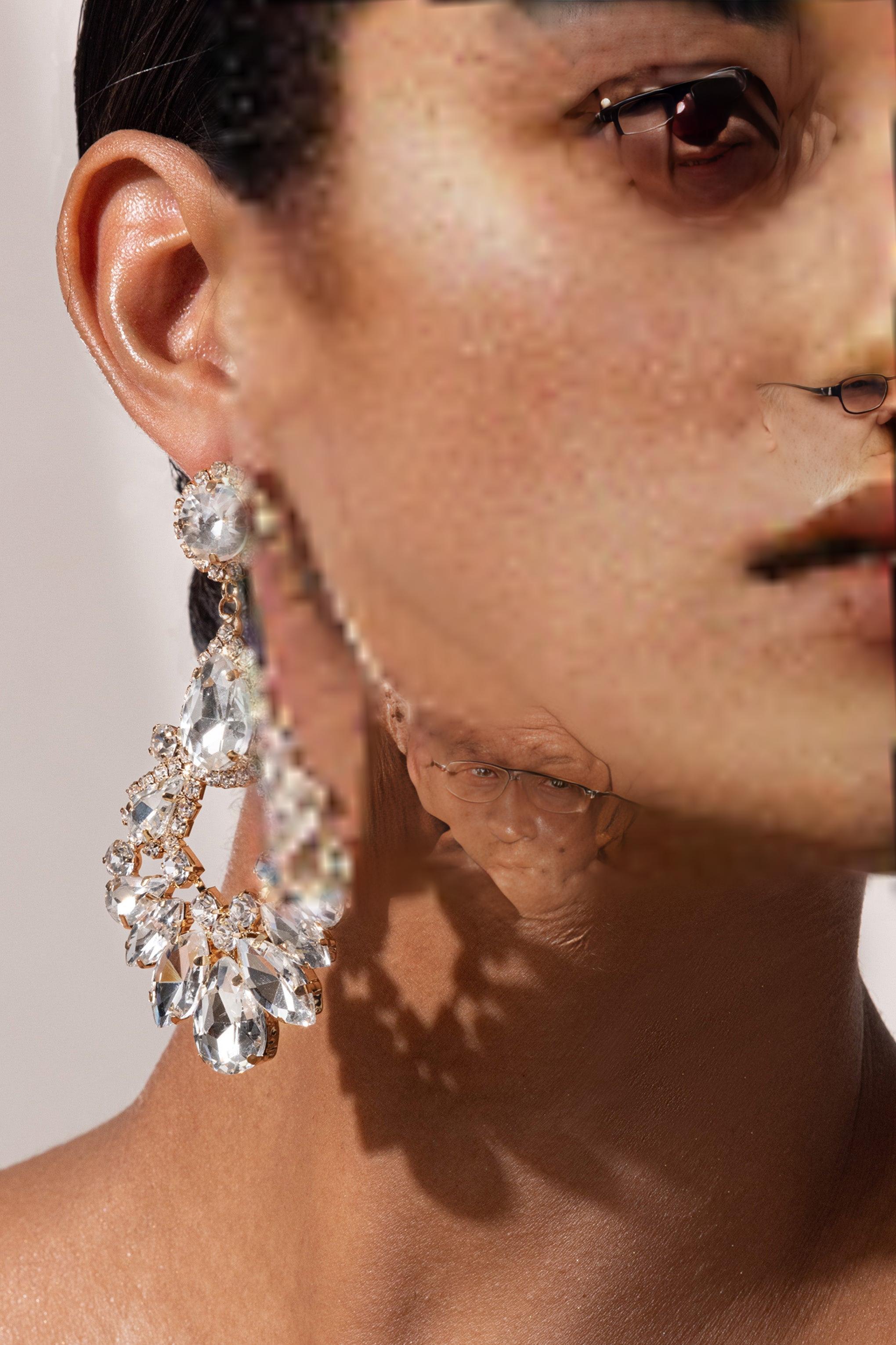 WHITE CRYSTAL CHANDELIER DROP EARRINGS