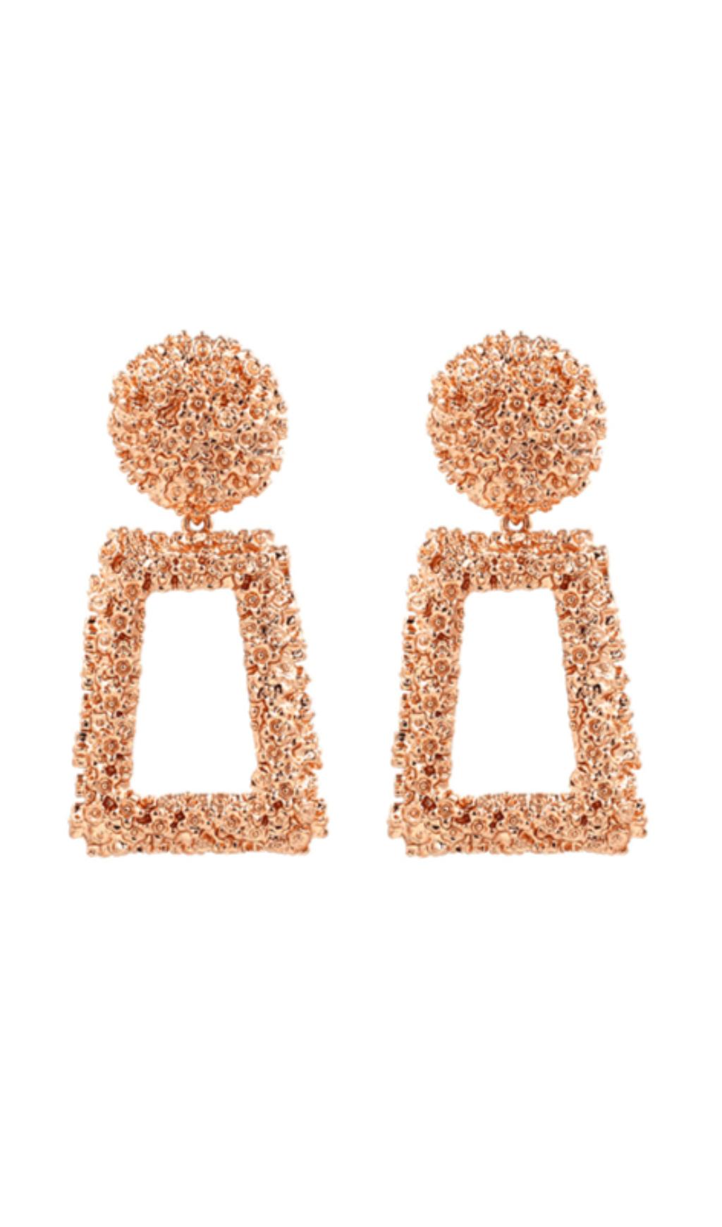 TEXTURED DOOR KNOCKER PLATED EARRINGS