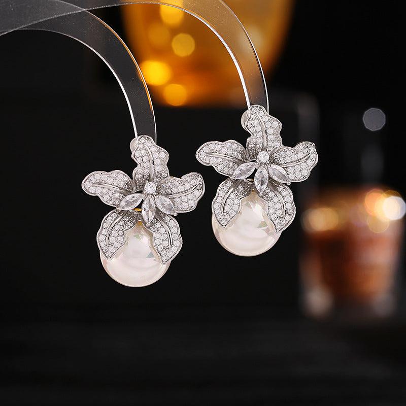 LILY SILVER PEARL EARRINGS