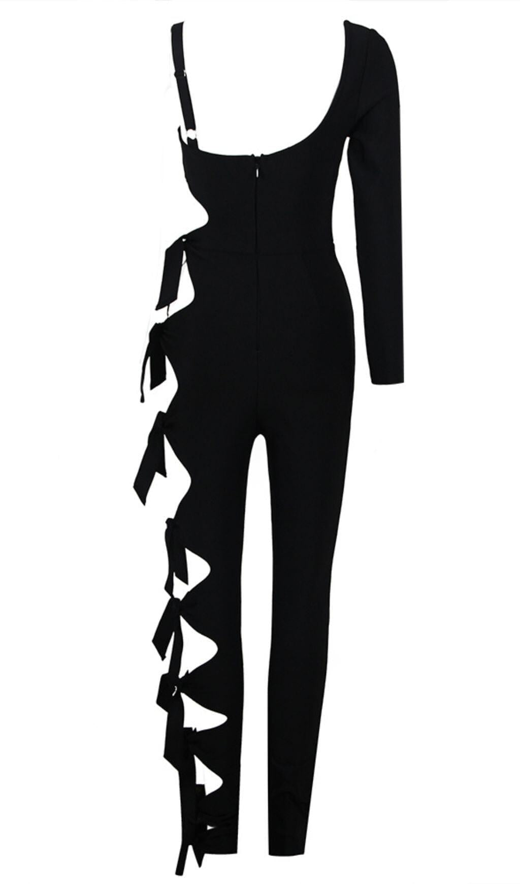 CUT OUT SINGLE-SLEEVE JUMPSUIT IN BLACK