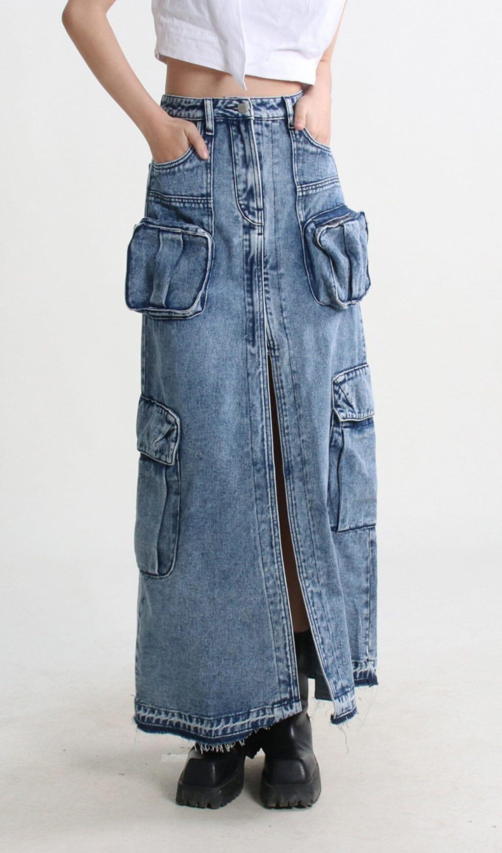 POCKET SPLIT DENIM SKIRT IN BLUE