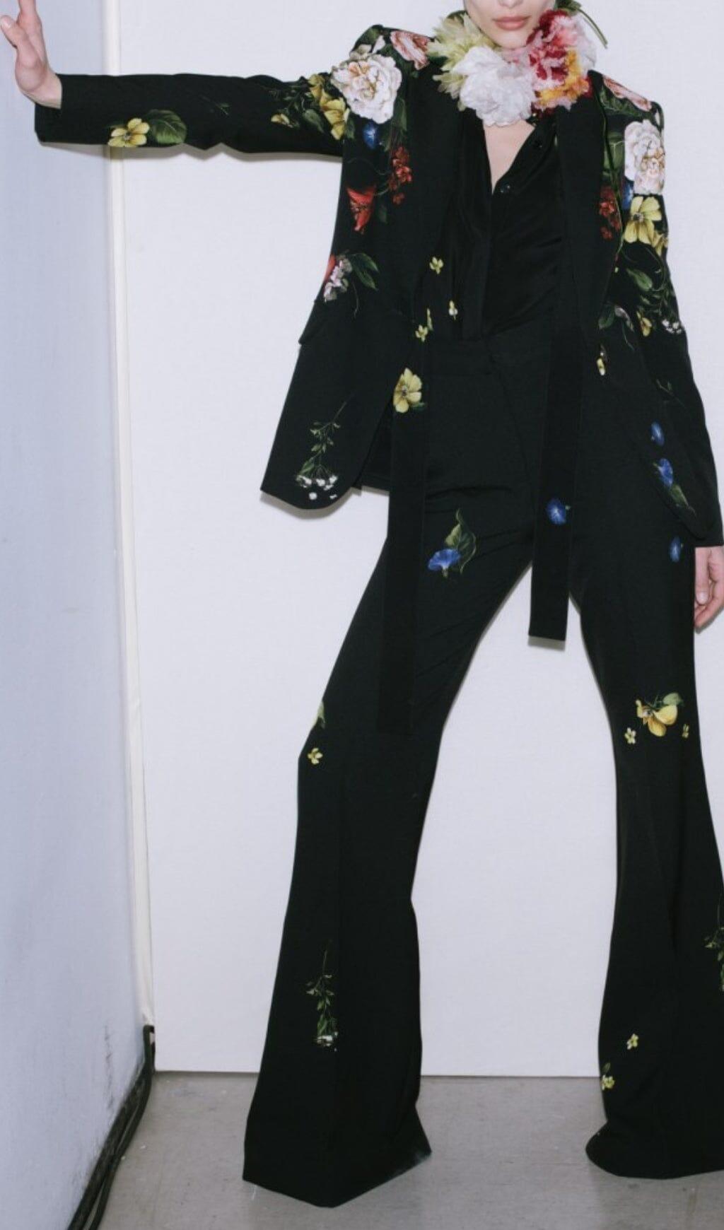 PRINTED BUTTON JACKET SUIT IN BLACK