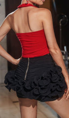 STRAPLESS FLOWER PLEATED SKIRT IN BLACK