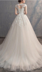 WHITE TRAILING LACE WEDDING DRESS