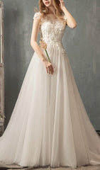 THREE-DIMENSIONAL FLOWER DRAG-TAILED WEDDING DRESS IN WHITE