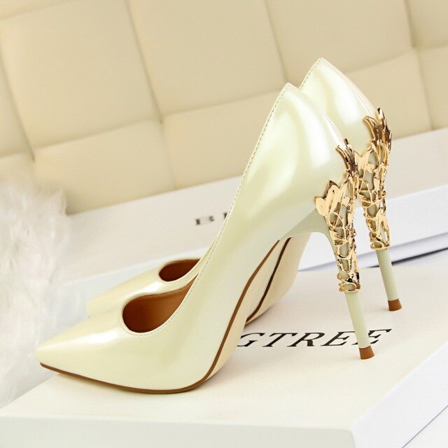 Metal Carving High Heel Pumps