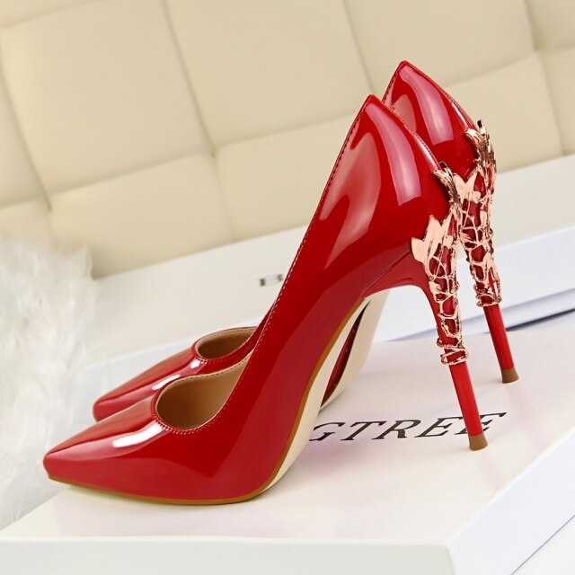 Metal Carving High Heel Pumps